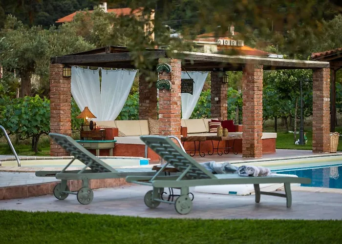 Ta Petrina Vourvourou