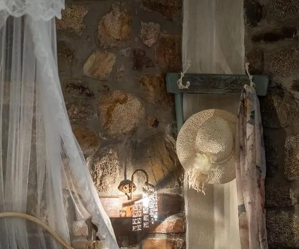 Ta Petrina Vourvourou