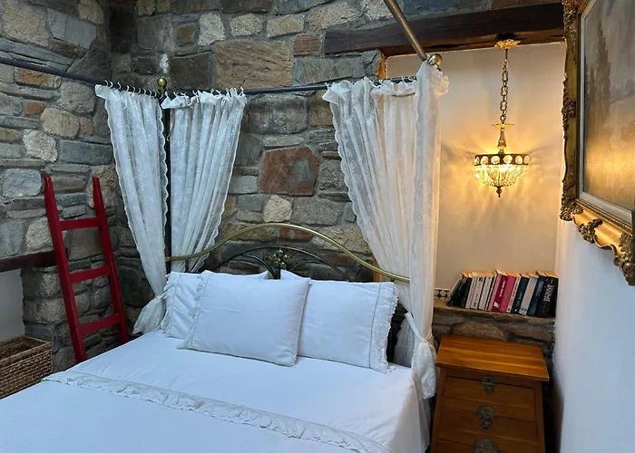 Ta Petrina Vourvourou